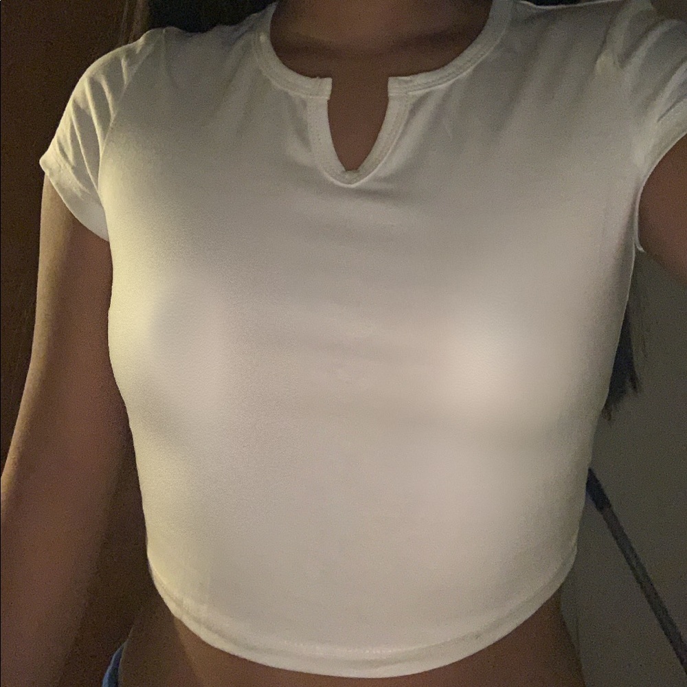 WHITE CROP TOP - Picture 2 of 2